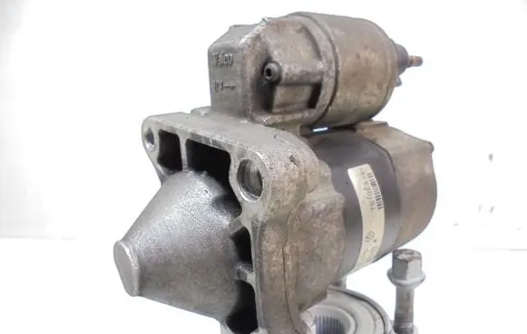 Renault Scenic II - Grand scenic II Starter motor 8200266777B