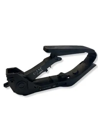 Mercedes-Benz C W203 Accelerator throttle pedal A2033000504