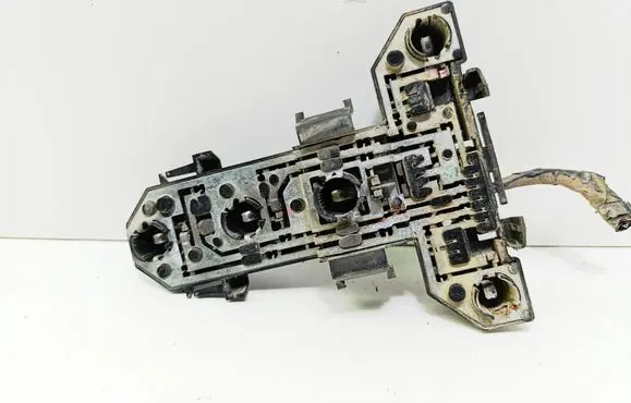 Volkswagen Golf IV Tail light bulb cover holder 1J6945257