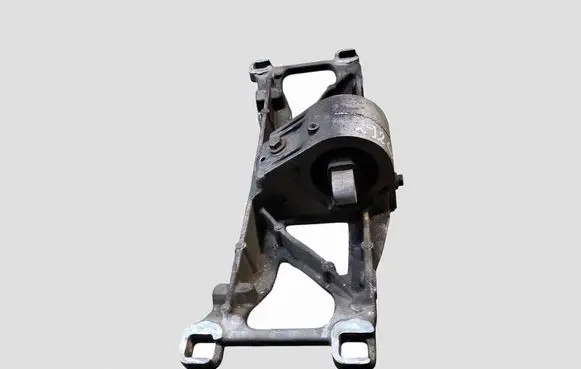 Jaguar XF X250 Engine mounting bracket 4R835060