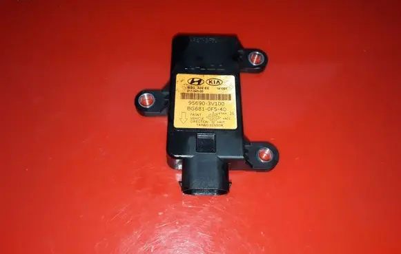 Hyundai i40 ESP acceleration yaw rate sensor 956903V100 BG6810F540 M2GA02EE