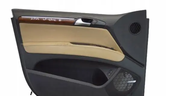 Audi Q7 4L Front door card panel trim