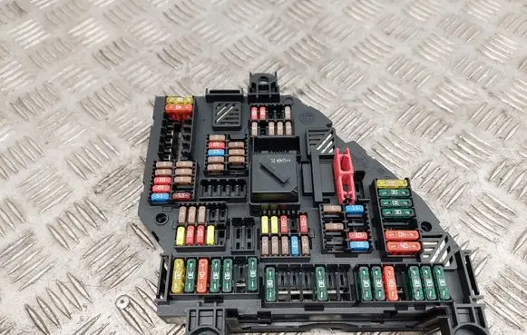 BMW 5 F10 F11 Fuse module 925281201 020112 317033452F