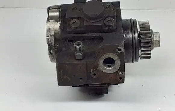 Opel Vivaro Fuel injection high pressure pump 8200690744 0445010170 9820604