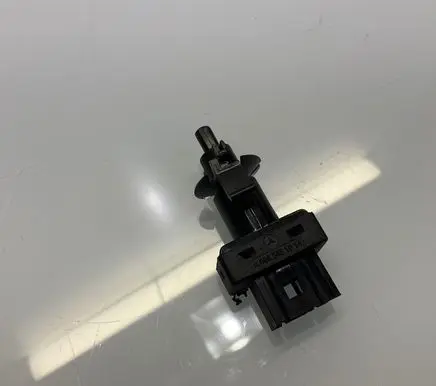Mercedes-Benz E W211 Clutch pedal sensor A0065451014 0065451014