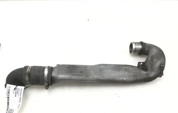 Opel Zafira B Intercooler hose/pipe 55353825