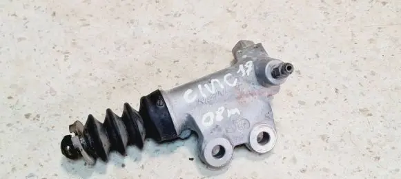 Honda Civic Clutch slave cylinder 