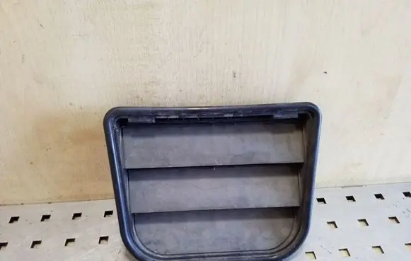 Volvo XC70 Quarter panel pressure vent 