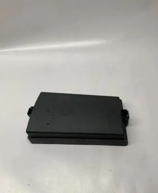 Volkswagen Jetta VII Fuse box cover 5Q0937132B