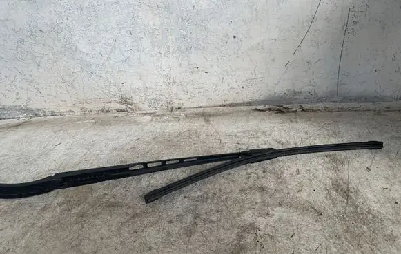 Audi A6 S6 C6 4F Windshield/front glass wiper blade 