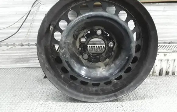 Mercedes-Benz E W210 R15 steel rim 2104000202