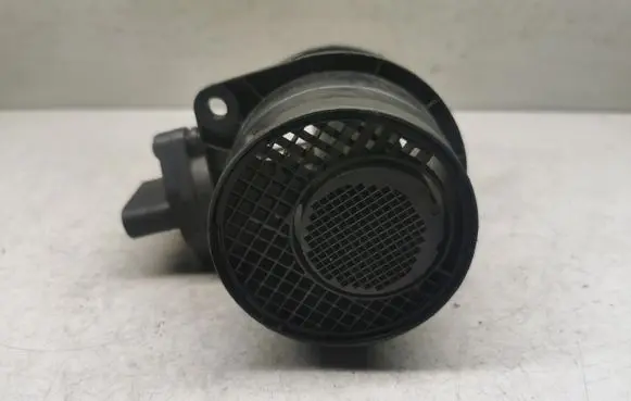 Volkswagen Golf IV Mass air flow meter 0281002461