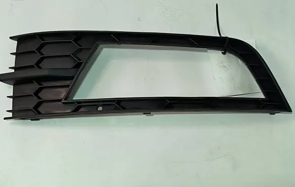 Skoda Octavia Mk3 (5E) Front bumper lower grill 5E0807682