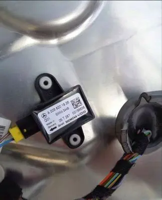 Mercedes-Benz S W221 Airbag deployment crash/impact sensor A0038201926