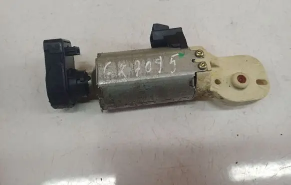 Cadillac SRX Seat adjustment motor SM7000401