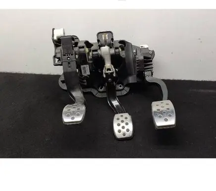 Opel Corsa E Pedal assembly 13444181