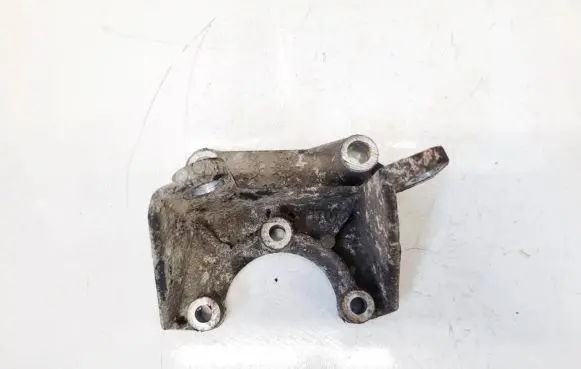 Chrysler 300M Engine mounting bracket 4792340