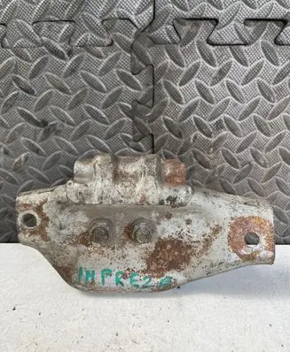 Subaru Impreza I Engine mount bracket 41022FA090 1F5017M