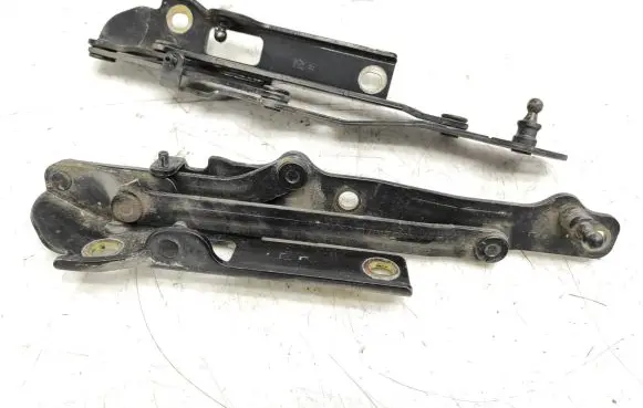 Hyundai Sonata Tailgate/trunk/boot hinge