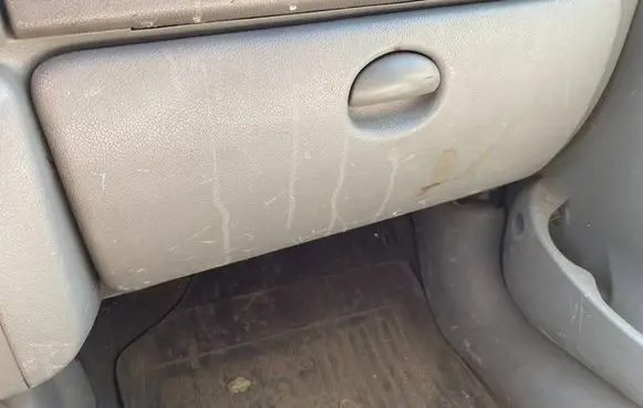 Renault Kangoo I Glove box