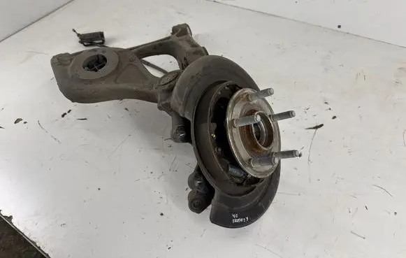 Jeep Grand Cherokee Rear wheel hub 04877112AC 52124814AD 68253396AB