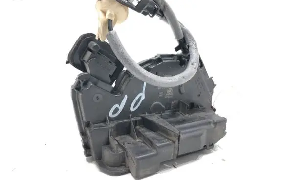 Volkswagen Golf VII Front door lock 5TB837016B