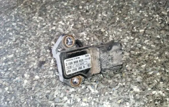 Audi A4 S4 B8 8K Air pressure sensor 038906051C 0281002401