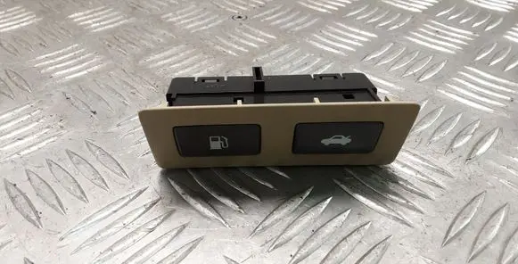 Lexus LS 460 - 600H Fuel tank opening switch 15C041 0415D71