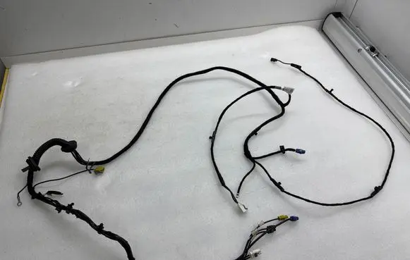 Tesla Model S Tailgate/trunk wiring harness 100442992P
