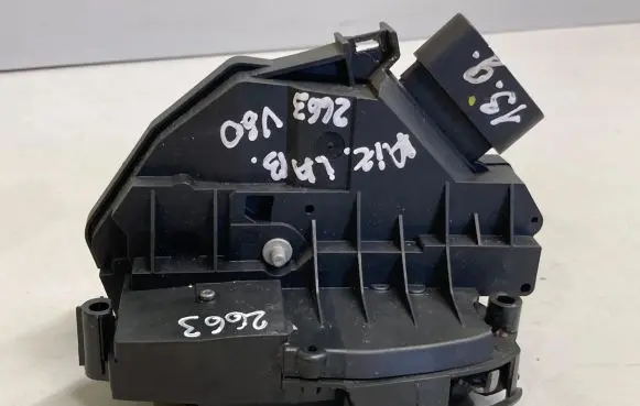 Volvo V60 Rear door lock 31301746