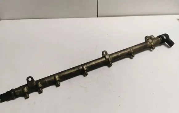 Mercedes-Benz E W211 Fuel main line pipe A6110780449 A6130700195 0281002504