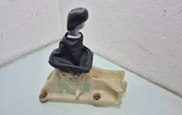 KIA Rio Gear shifter/selector 437000UXXX