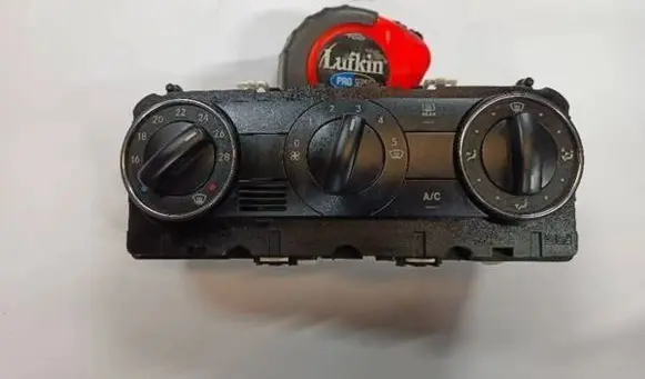 Mercedes-Benz A W169 Climate control unit A1698301985 69780014 0807251B