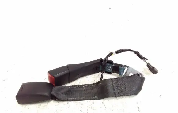 Lexus CT 200H Rear seatbelt buckle E063002
