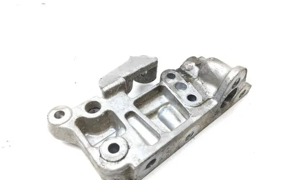 Mercedes-Benz B W246 W242 Engine mounting bracket A6512200607
