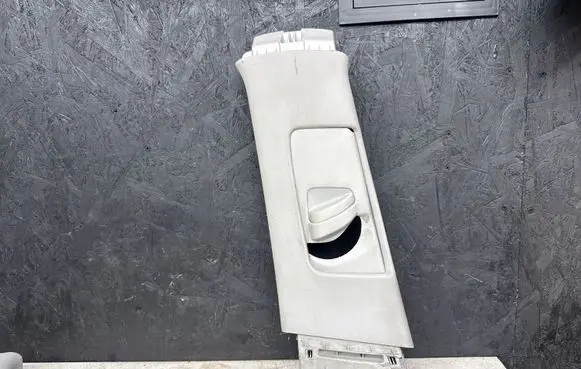 Toyota Auris 150 (B) pillar trim (top) 7302402011