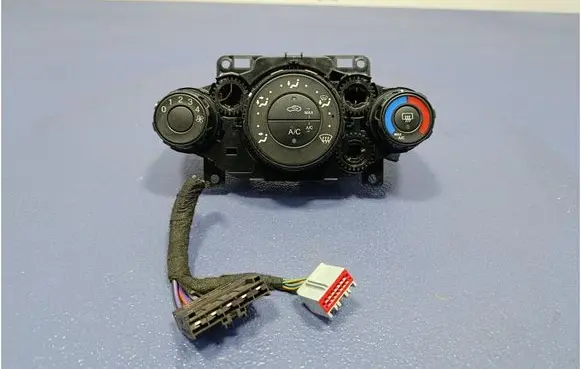 Ford Fiesta Climate control unit 8A6119980AG