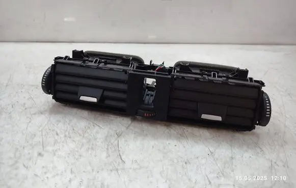 BMW 3 GT F34 Dash center air vent grill 9347436