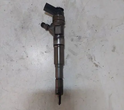 BMW 5 E60 E61 Fuel injector 7794435