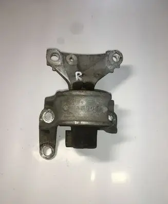 Honda CR-V Engine mount bracket 50SWY
