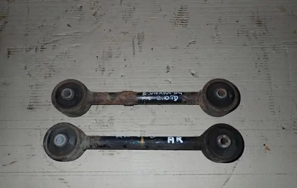 Suzuki Grand Vitara I Rear suspension control arm 