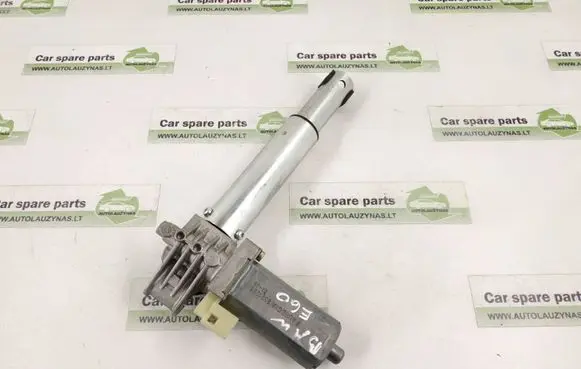 BMW 5 E60 E61 Seat adjustment motor 0390203233 8321086