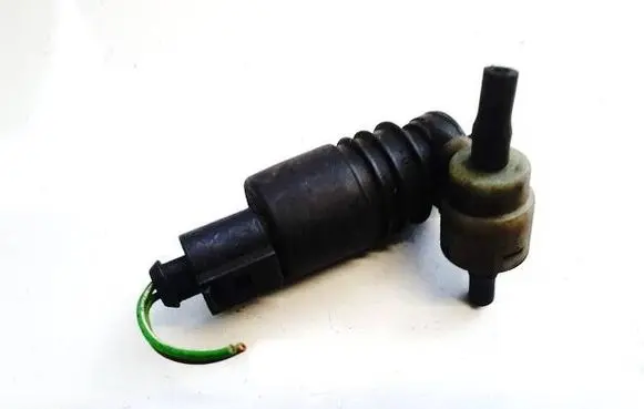 Audi A4 S4 B5 8D Windscreen/windshield washer pump 1j0973722