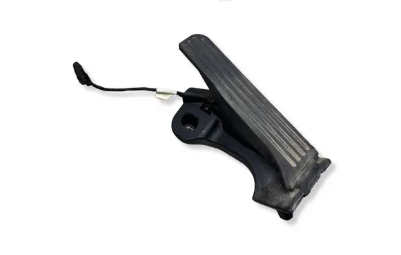 Volkswagen Touran II Accelerator throttle pedal 1T1723503J