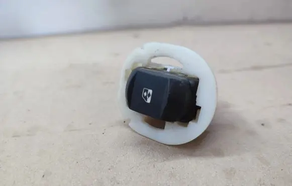 Renault Megane II Electric window control switch
