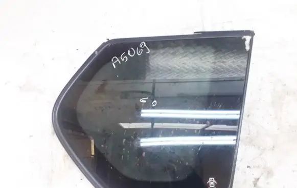 Nissan X-Trail T31 Rear side window