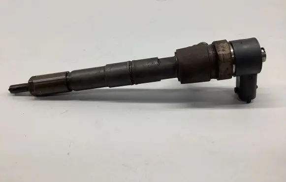 Alfa Romeo Giulietta Fuel injector 0445110300