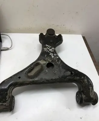 Mercedes-Benz Vito Viano W639 Front lower control arm/wishbone