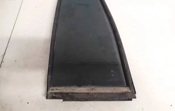 Mitsubishi Pajero Sport I Rear vent window glass 