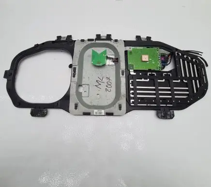 Mercedes-Benz ML W164 Aerial antenna amplifier A2518202275 07T297 28024813